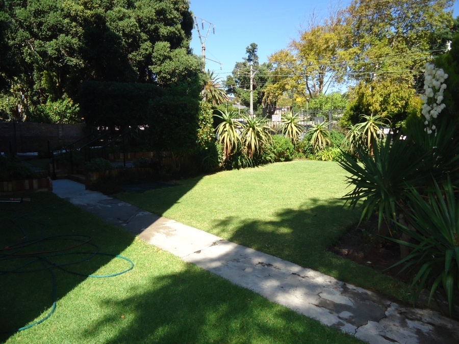 To Let 2 Bedroom Property for Rent in Kenilworth Western Cape